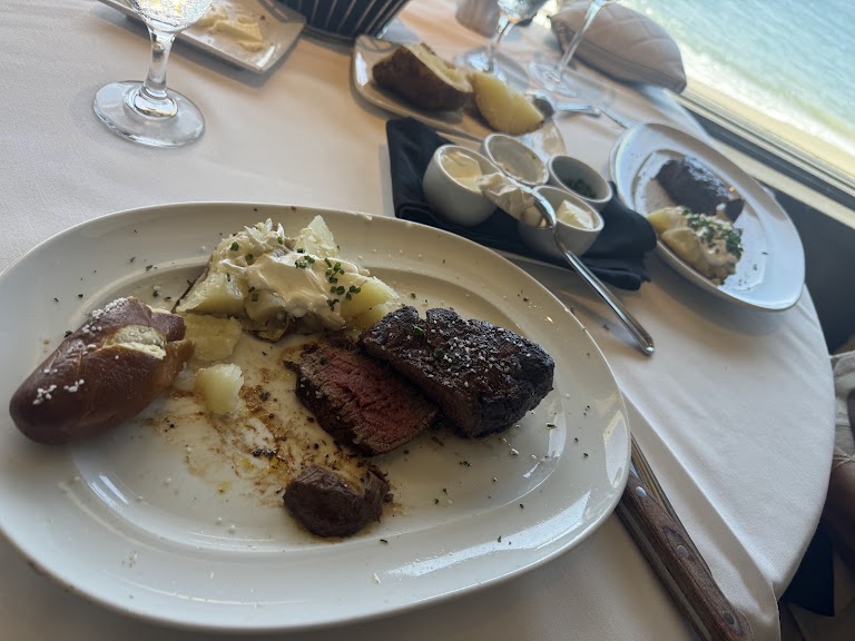 Filet 8oz at Mastro's Ocean Club