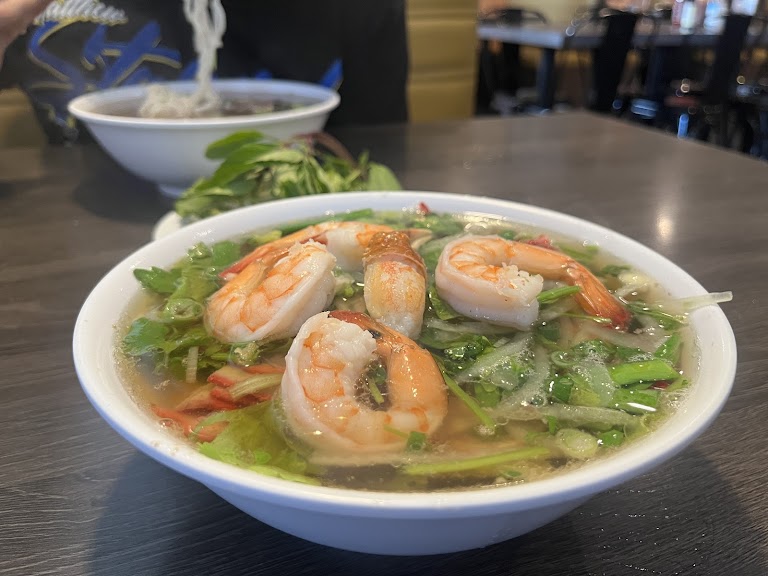 Vegetarian Noodle Soup at Golden Deli
