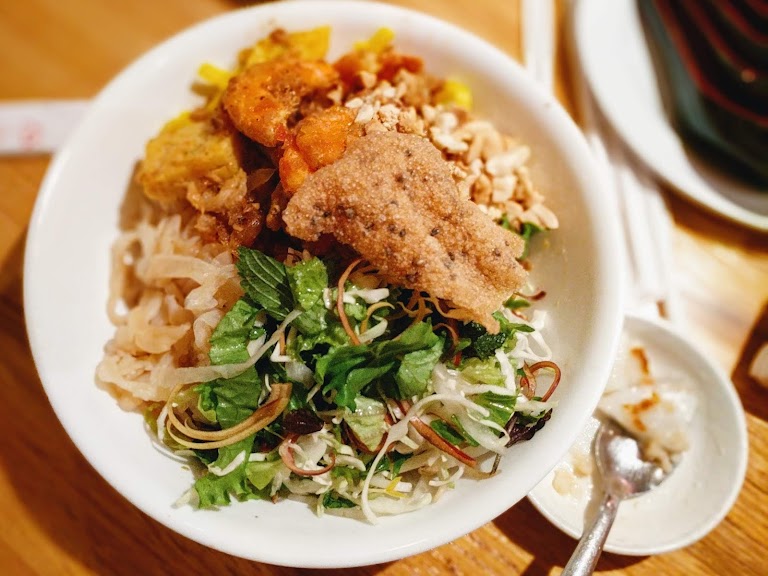 Mì Quảng at Quán Hỷ Restaurant