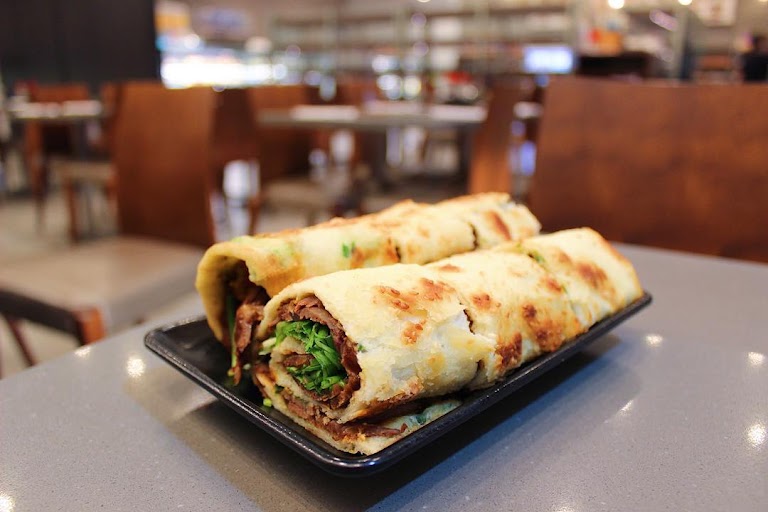 五香雞捲 at JJ Bakery