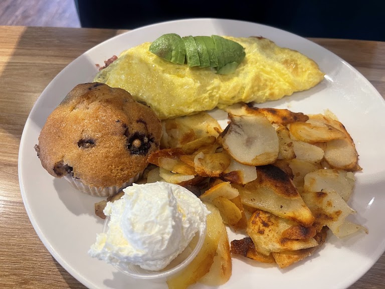 American Breakfast at Broken Yolk Cafe