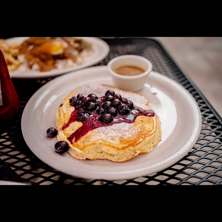 Blueberry Pancakes at Mari Vees