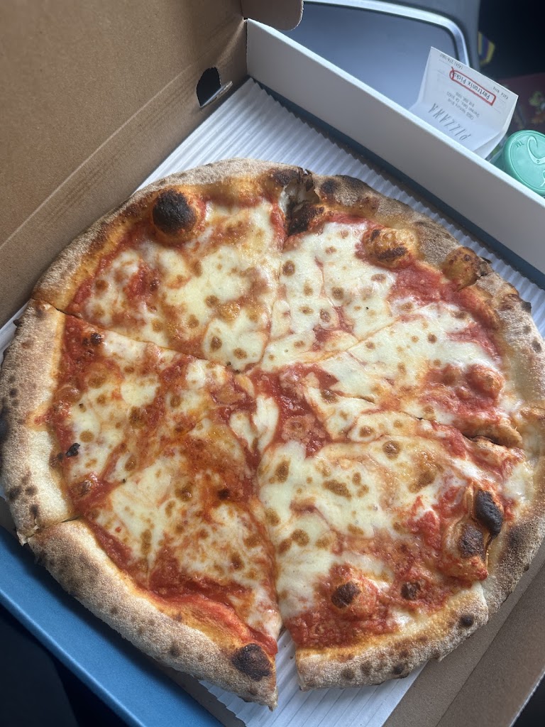 Neo Margherita Pizza at Pizzana