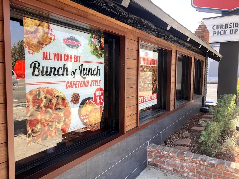 All-you-can-eat Bunch of Lunch® at Shakey's Pizza Parlor