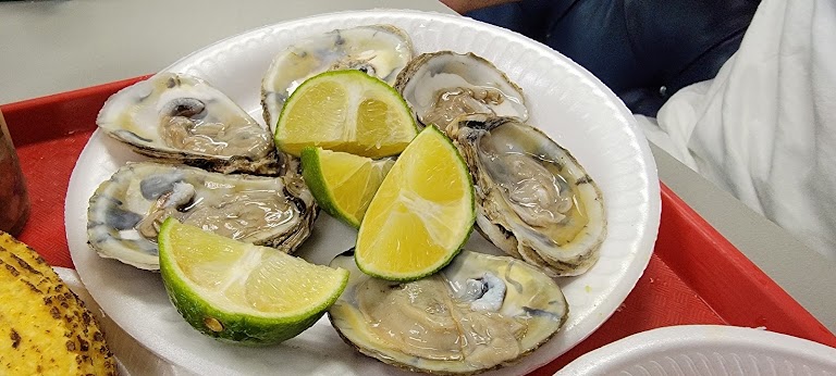 Docena De Ostiones at Rosarito Fish Market