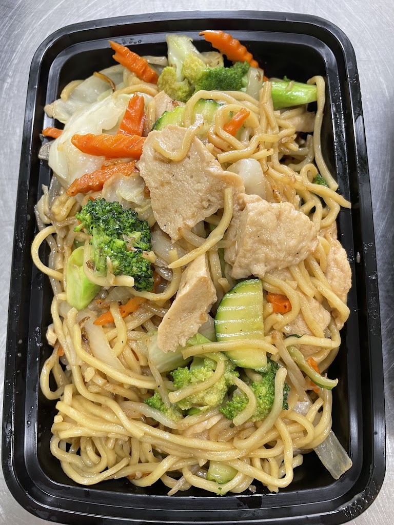 Egg Noodle with Vegetables at Thai Pepper Restaurant