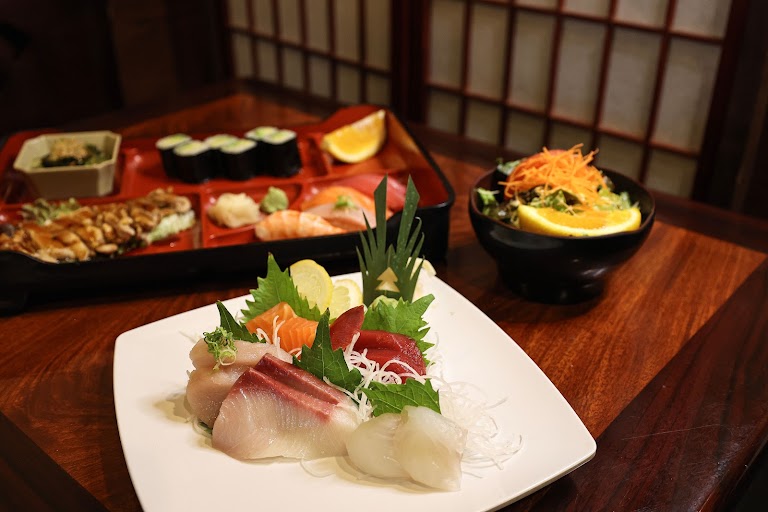 Sashimi Salad at Kisetsu Restaurant