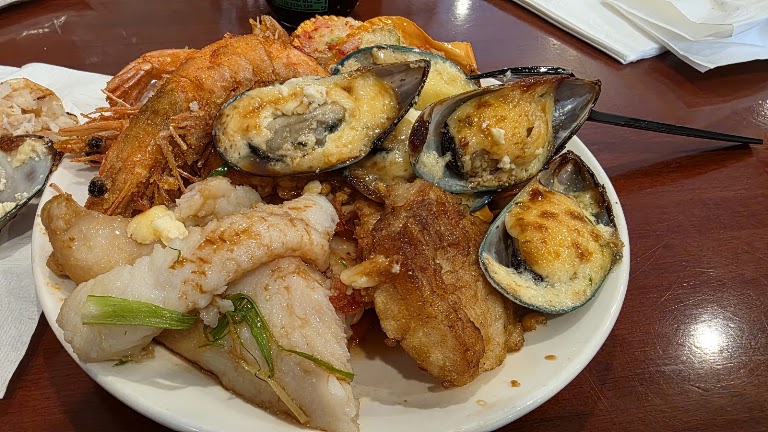 Cream Cheese Fried Wontons at Four Seasons Buffet