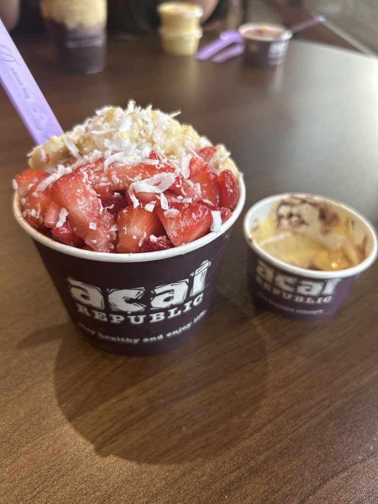 The Cali Bowl at Acai Republic Seal Beach