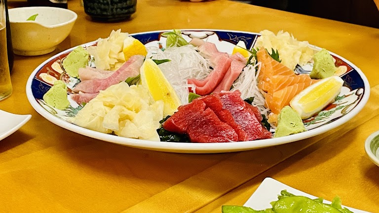 Sashimi SET WITH RICE at Kanpachi Sushi And Saki