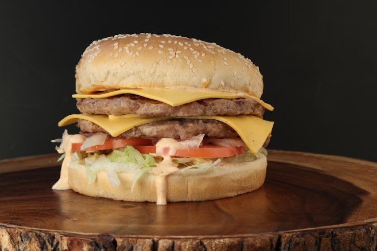 Double Cheeseburger at Doublz