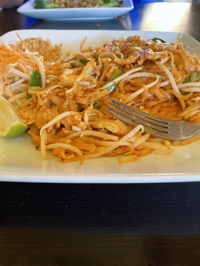 Pad Thai at Thai Wave