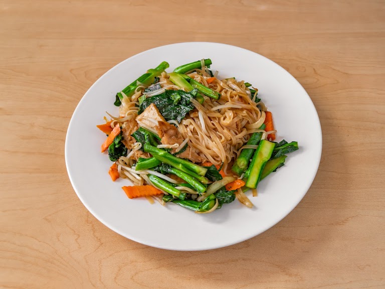 Chinese Broccoli Noodles at Happy Veggie