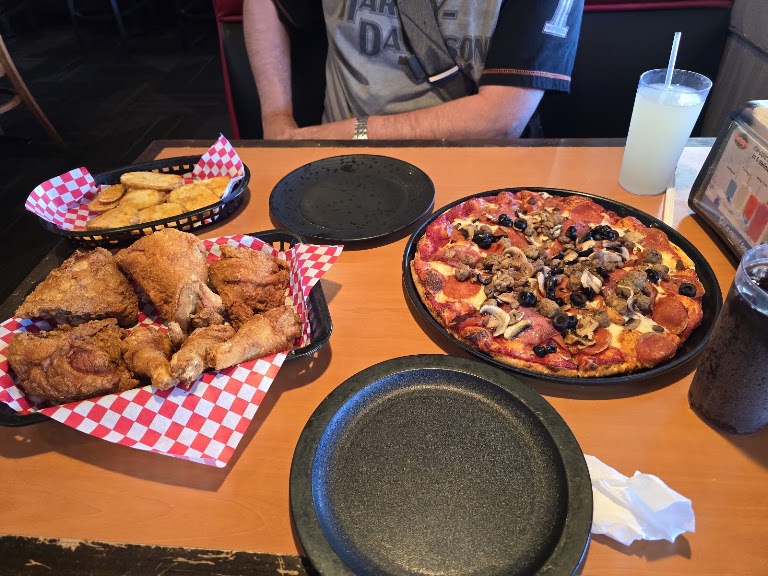 Pizza & Mojo®s at Shakey's Pizza Parlor