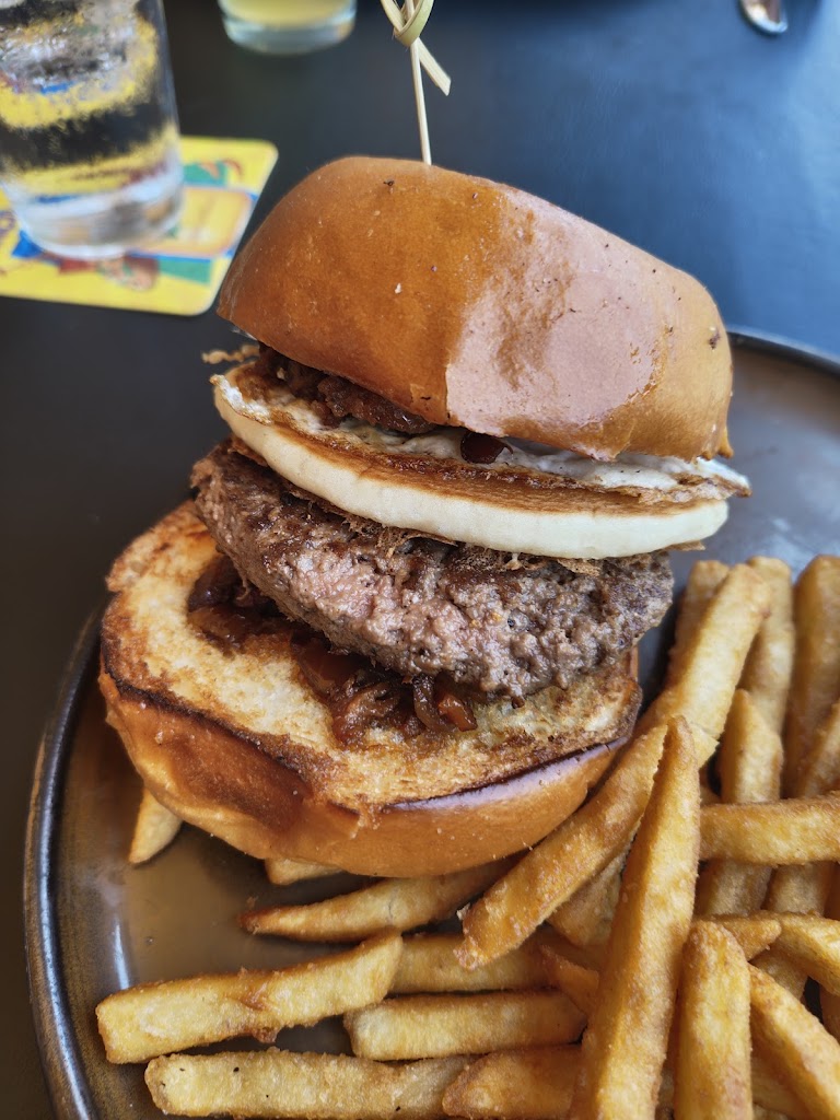 Classic Burger at Morrison Burbank