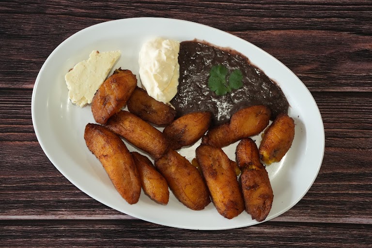 Camaron Frito Con Papa Y Cole at El Sabor Latino Restaurant