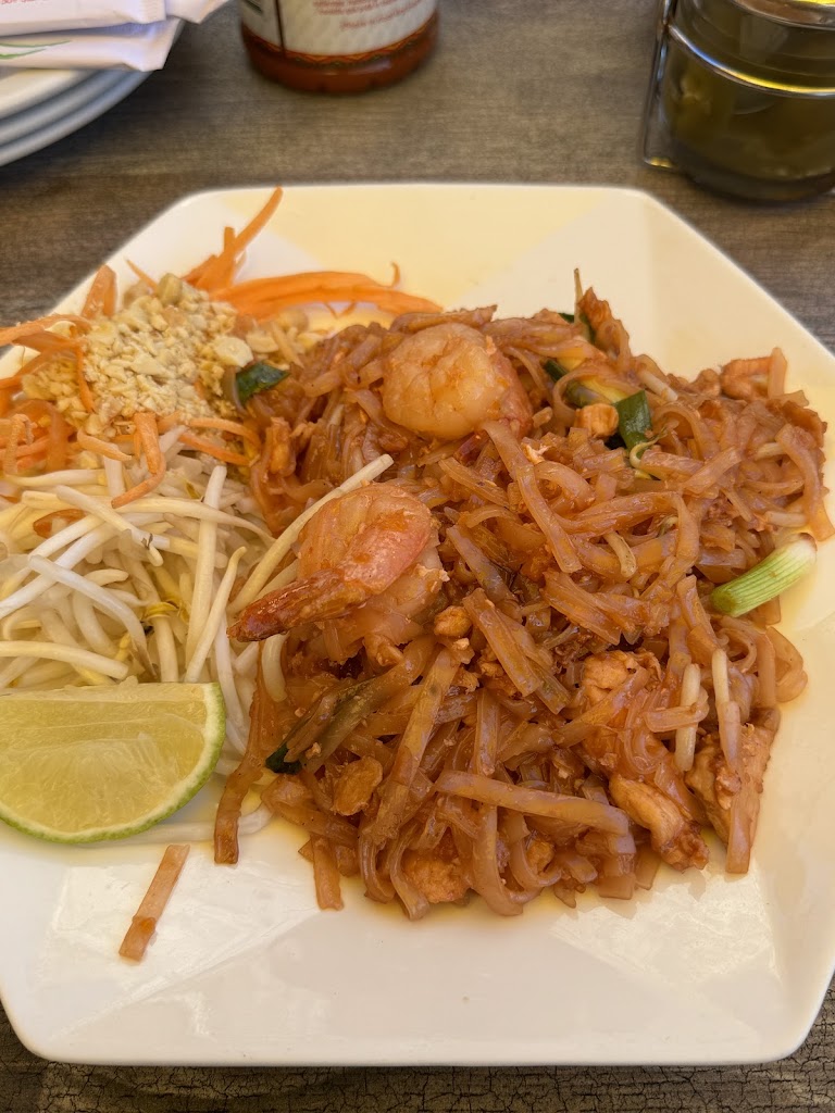 Pad Thai at Tahntawan