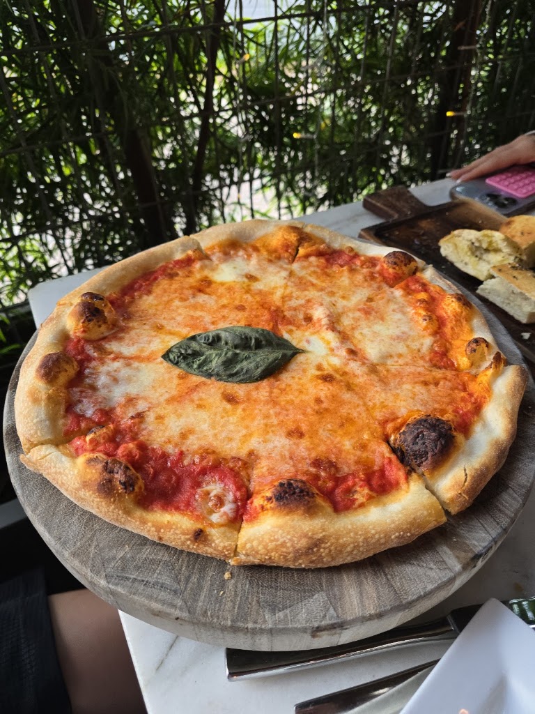 Pizza Margherita at Ollo