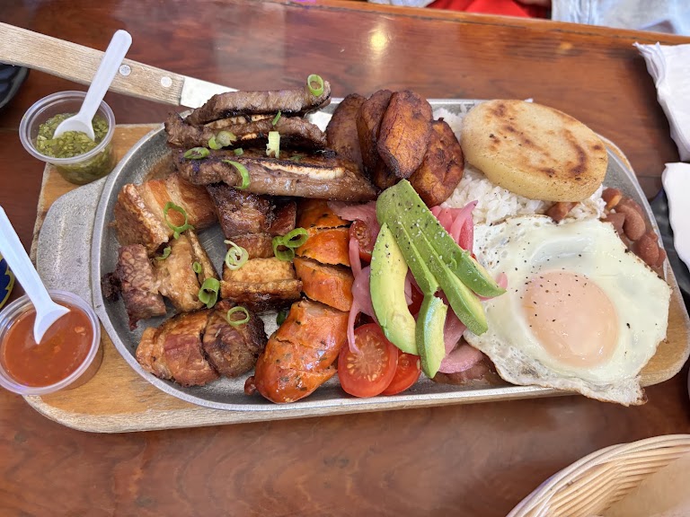 Bandeja K-town at Escala K-town