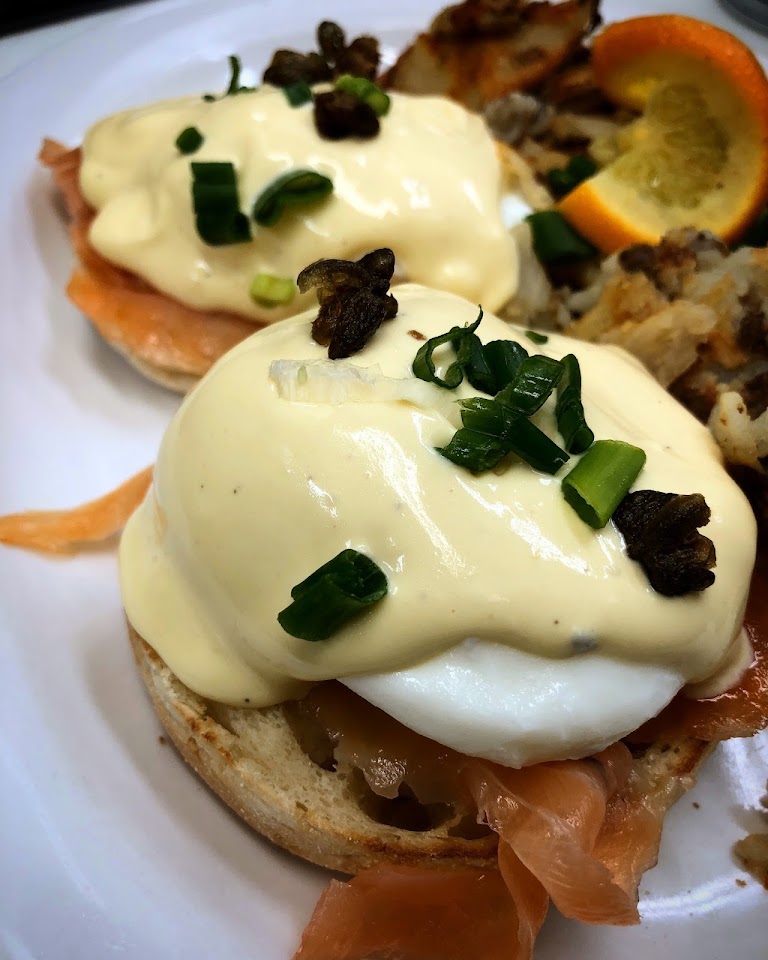 Classic Benny at Diner On Six