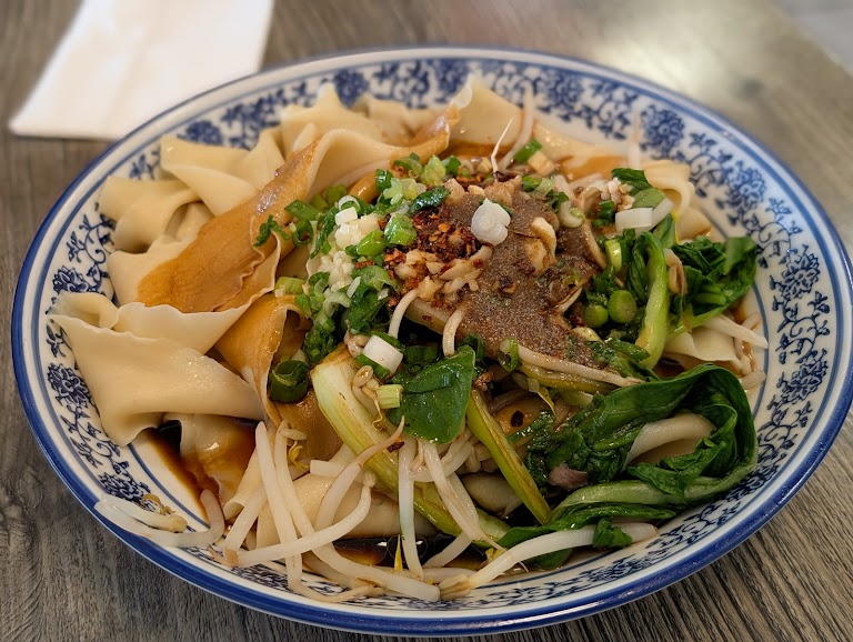Vegetable Chow Mein 素炒面 at Lanzhou Noodle