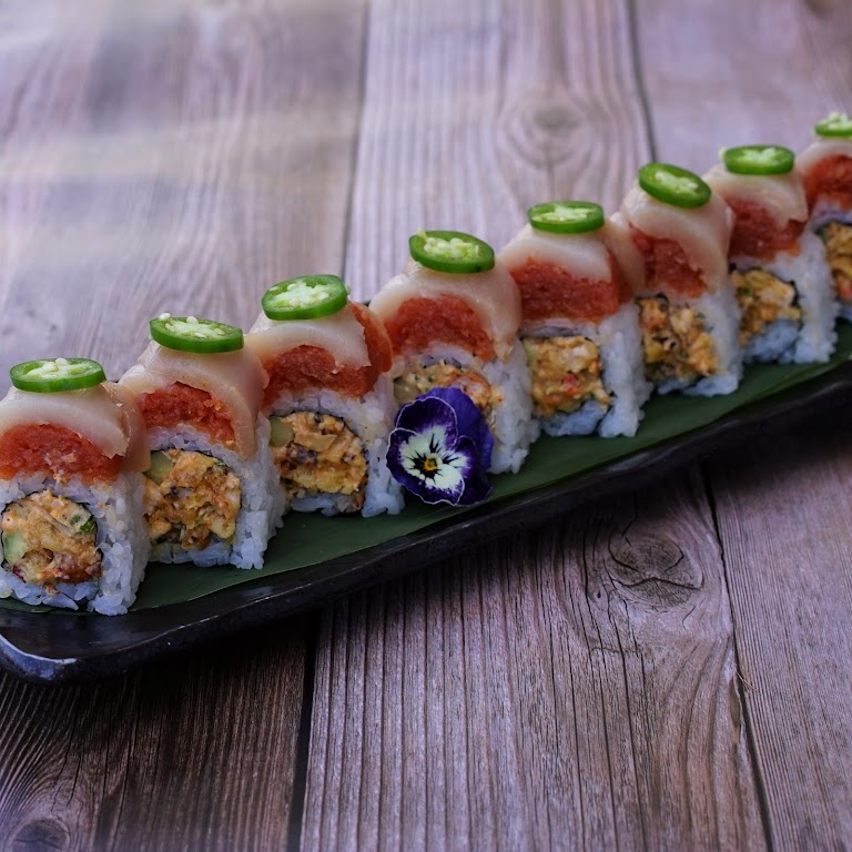 Sushi and Spicy Tuna Roll at Yanagi Kitchen