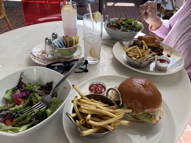 Burgers at 26 Beach