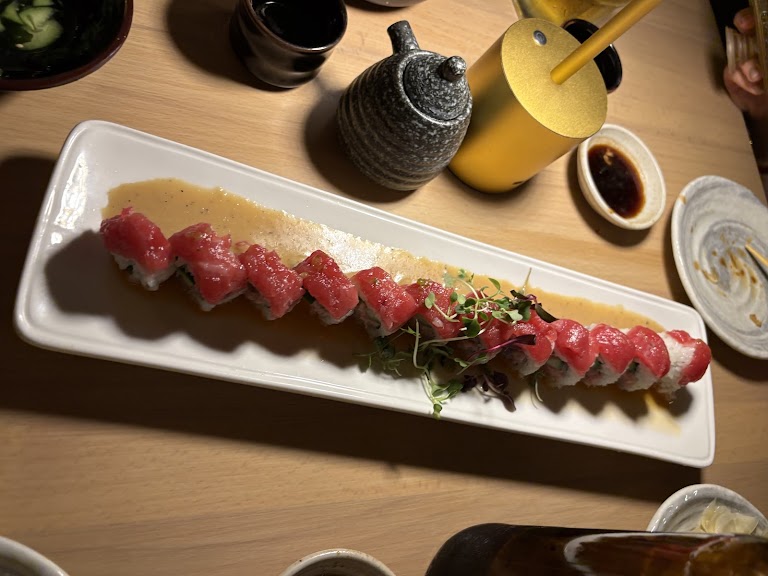 Tuna / É®ª at Sushi Tomoki