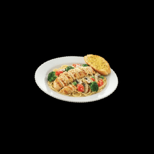 Chicken Alfredo Pasta at I Heart Pancakes