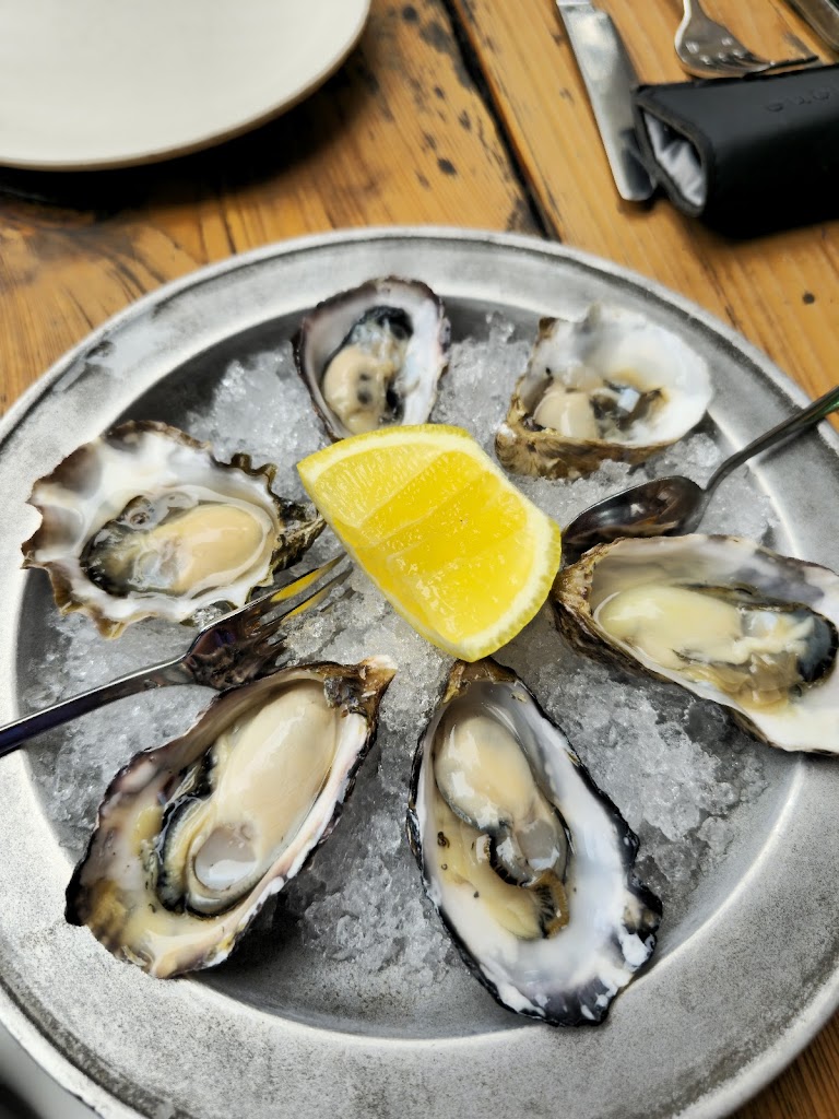 Oysters at Gjelina