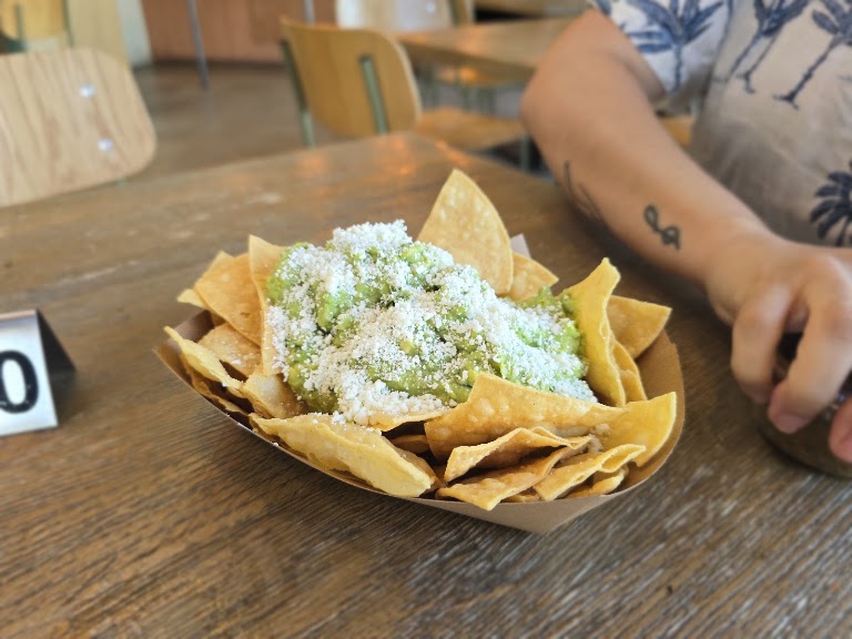Chips and Guacamole at LOQUI
