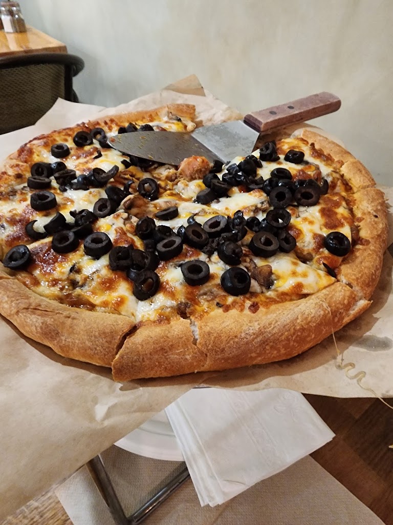 Margherita Pizza at FRATELLINO'S ITALIAN KITCHEN