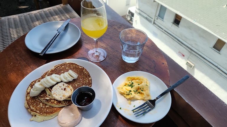 Ricotta Pancakes at Élephante