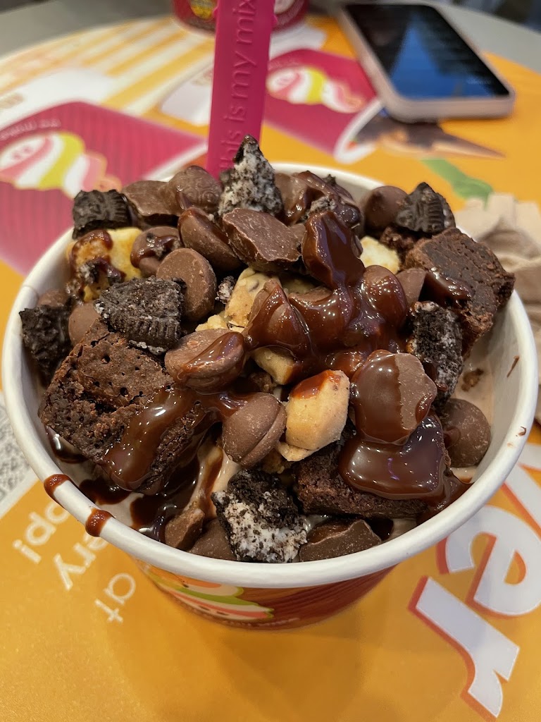 Oreos at Menchie's Frozen Yogurt