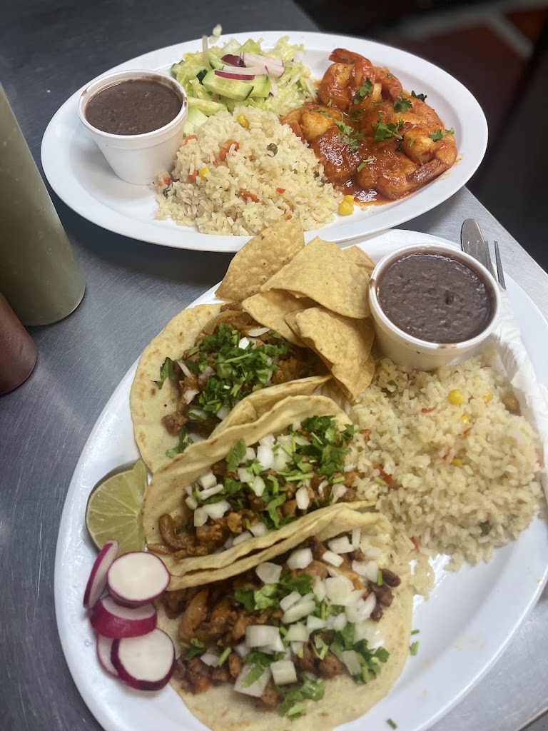 Tacos at La Sabrosa Restaurant (PUPUSERIA)