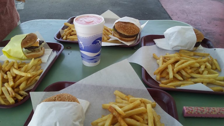 Cheeseburger Combo at Linda's Burger