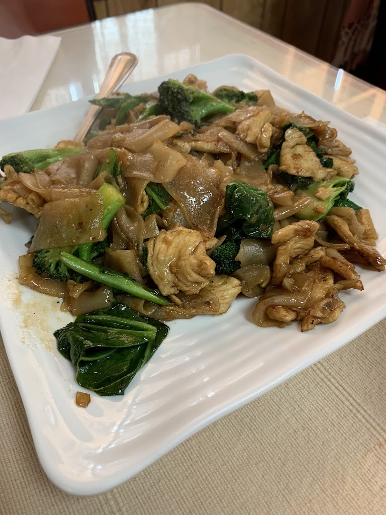 Pad See Ew at Thai Curry