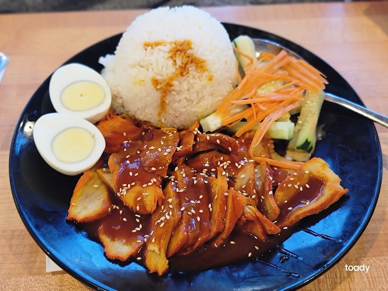 Kow Mun Gai-fried Chicken at Luck Gai Cafe