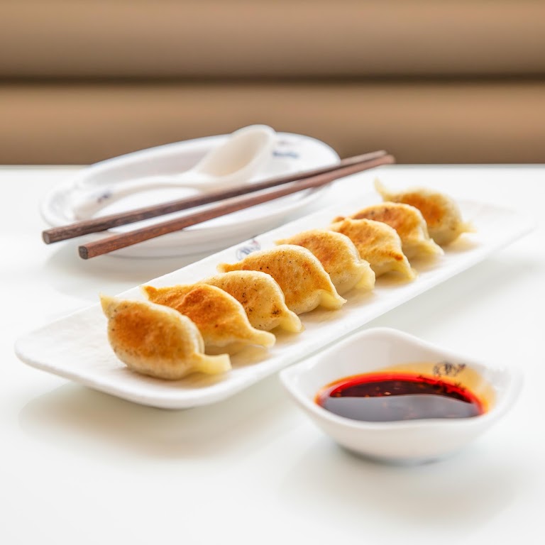 Pan-fried Beef Bun at Super Dumpling
