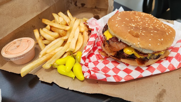 Bacon Cheeseburger at Alex Burgers