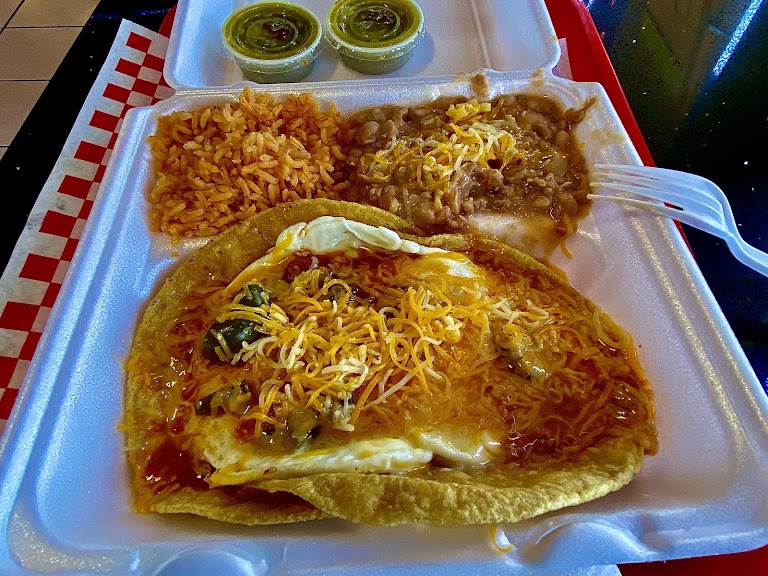 Pupusas at Señor Alberto