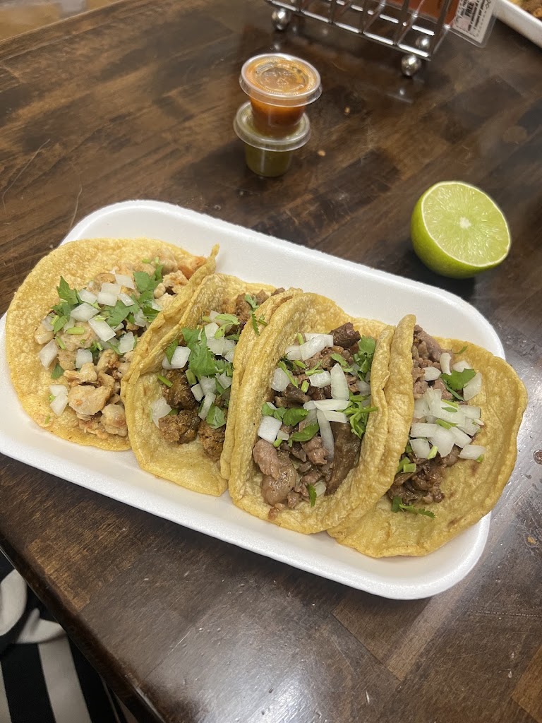 Tacos at Carnitas Don Cuco