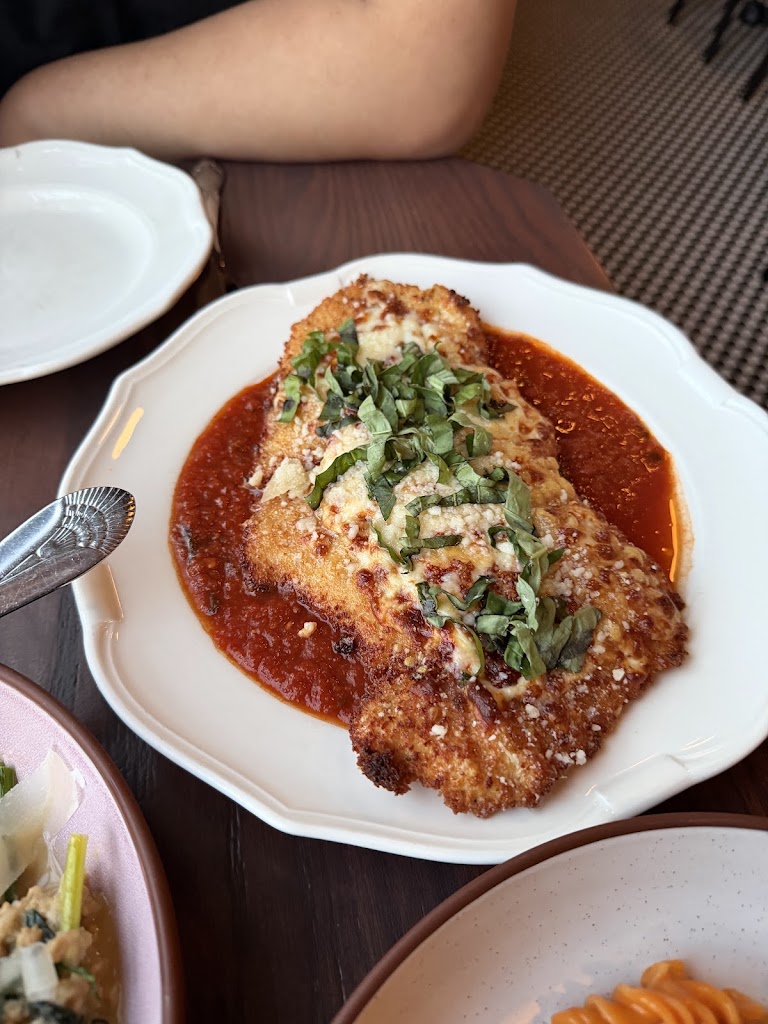 Chicken Parmesan at Donna's