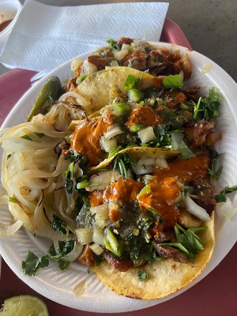 Tacos at El Macho Pollo