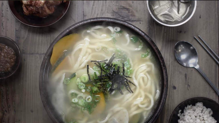 Seafood Kalguksu at Hangari Kalguksu