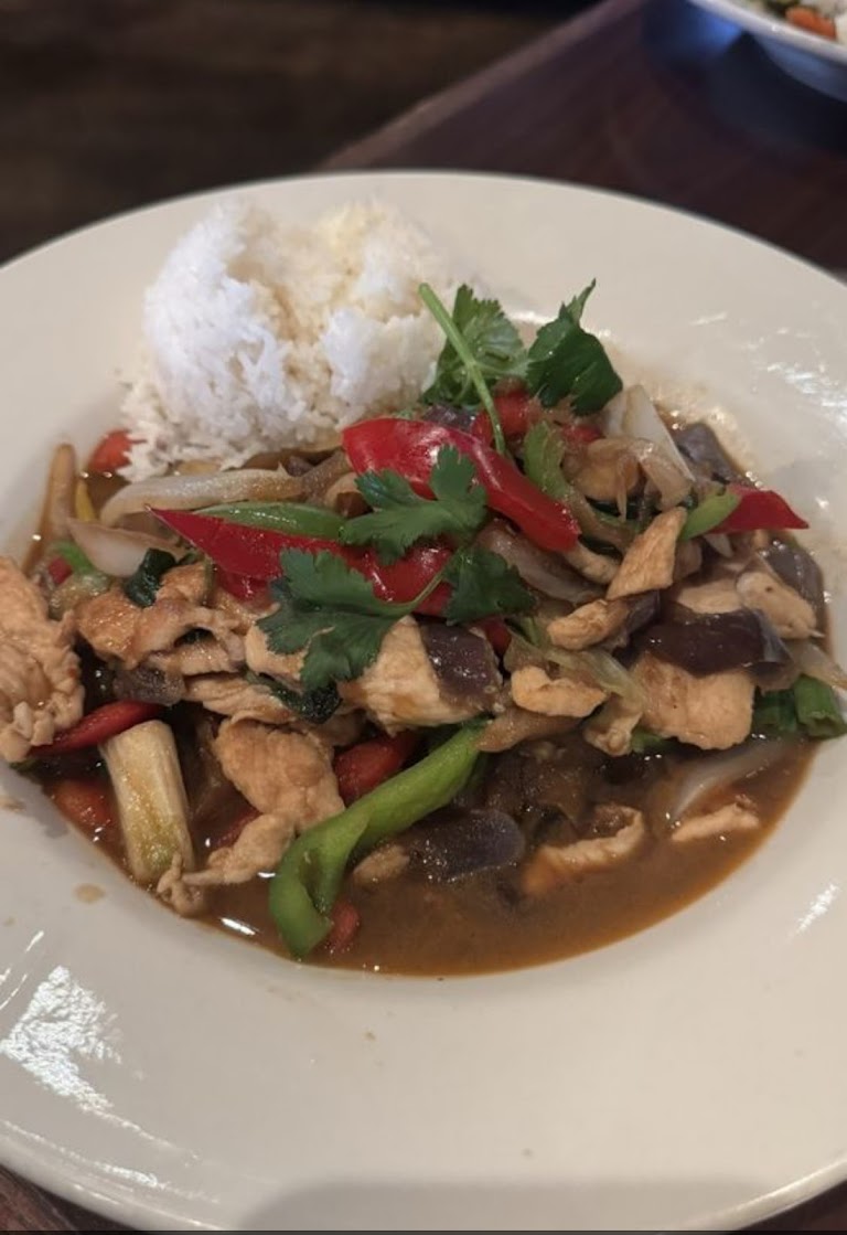 Basil Chicken at Thai Juan On