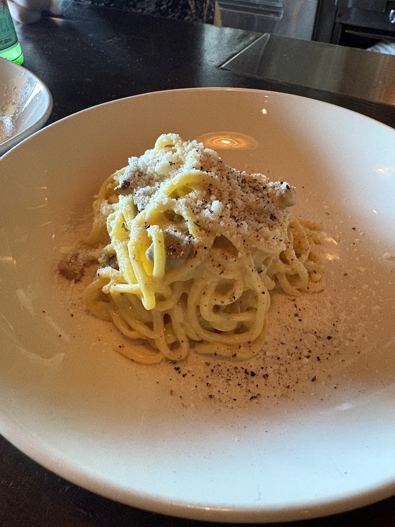 Cacio E Pepe at UOVO Mid-Wilshire