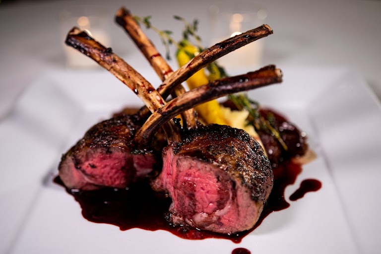 Filetto Di Manzo Con Sautéed Asparagus, Fingerling Potatoes & Porcini Mushrooms at Il Cielo