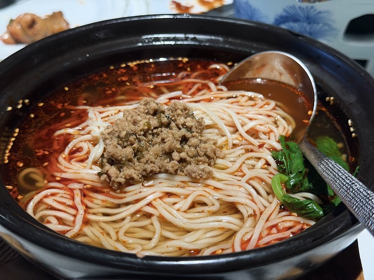 Stir-fried Beef with Rice Noodle at Array 36
