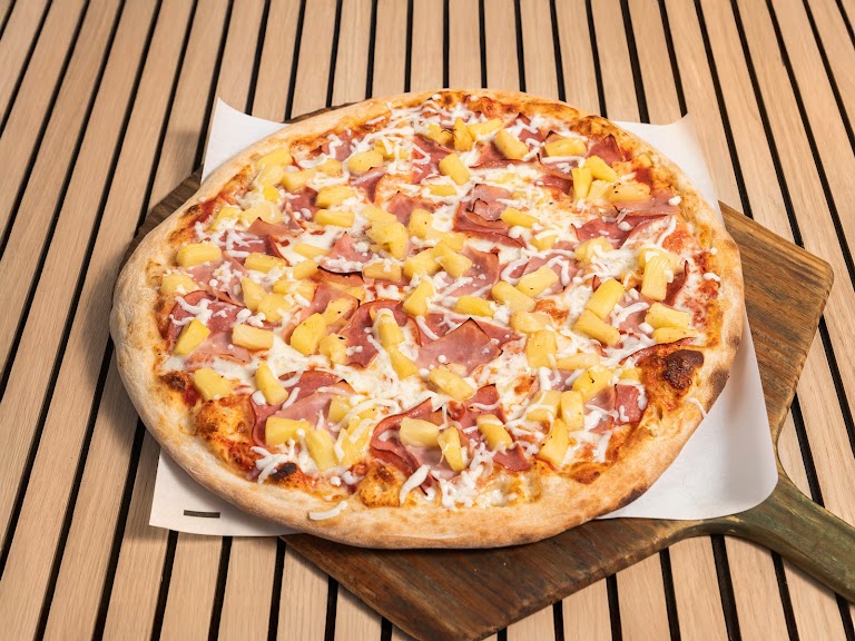 Combo Pizza at Ameci Pizza & Pasta